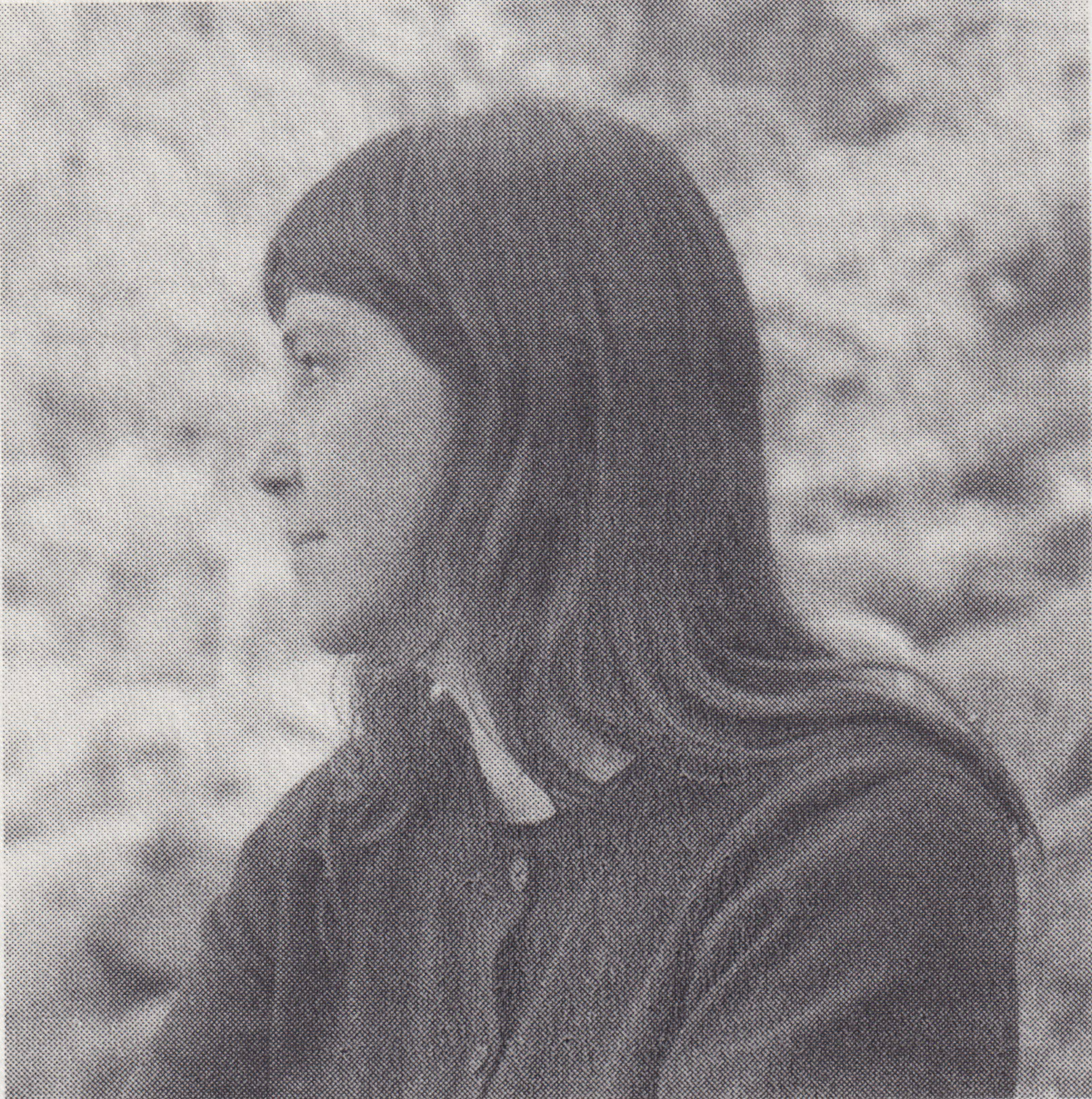 portrait of cortney cassidy in profile